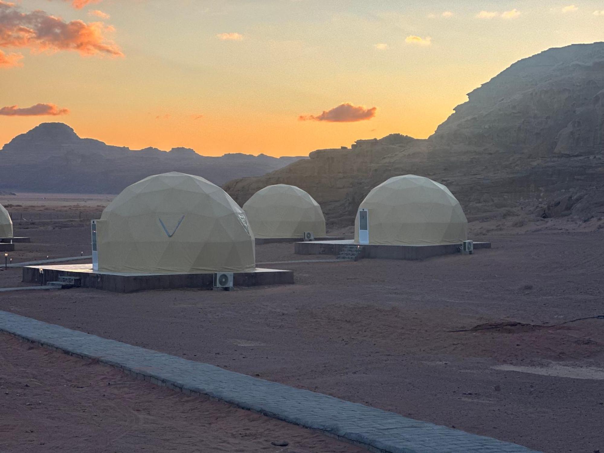 Star Magic Camp Hotel Wadi Rum Exterior photo